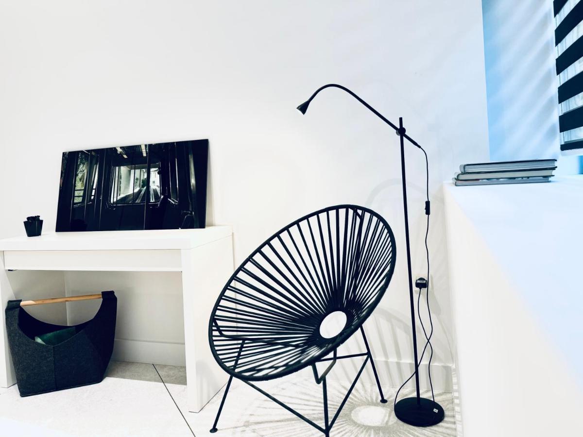 Stylish Central Superior Bedroom In Kolonaki Athens Exterior photo